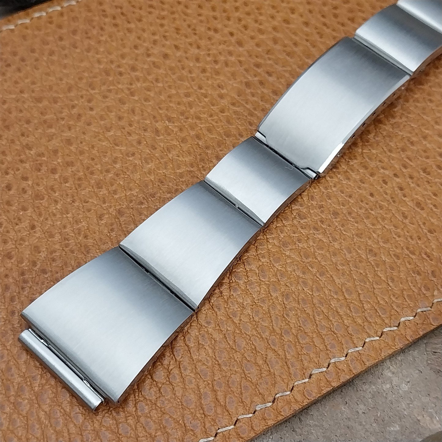 19mm Stainless Steel Bear Japan Classic 1970s Unused nos Vintage Watch Band