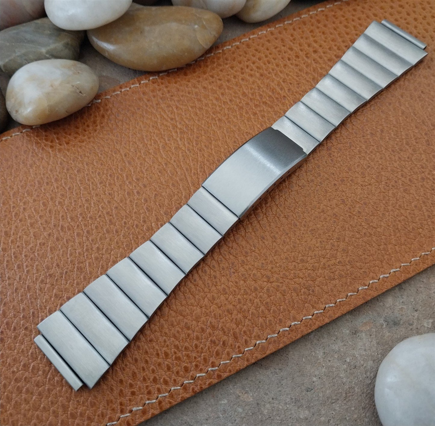 Vintage 19mm BEAR Stainless Steel Unused nos Classic 1970s Watch Band
