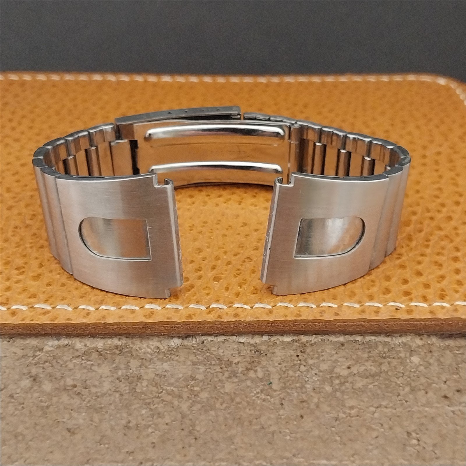 Vintage 20mm Brushed Stainless Steel Classic Flared 1970s nos Unused Watch Band