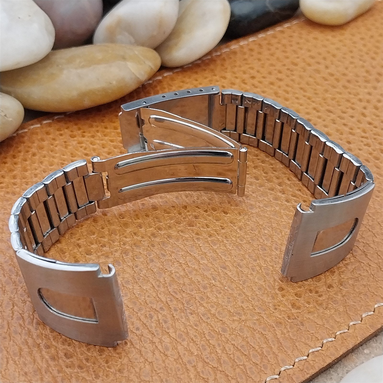 Vintage 20mm Brushed Stainless Steel Classic Flared 1970s nos Unused Watch Band