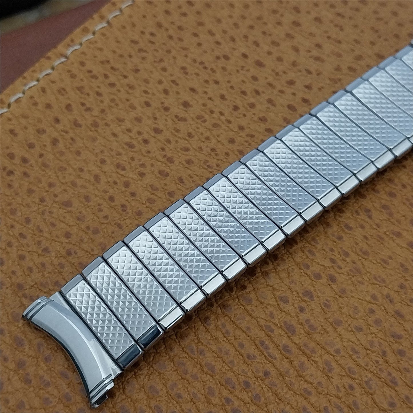 19mm 18mm Wide Kreisler USA Classic Stainless Steel nos 1960s Vintage Watch Band