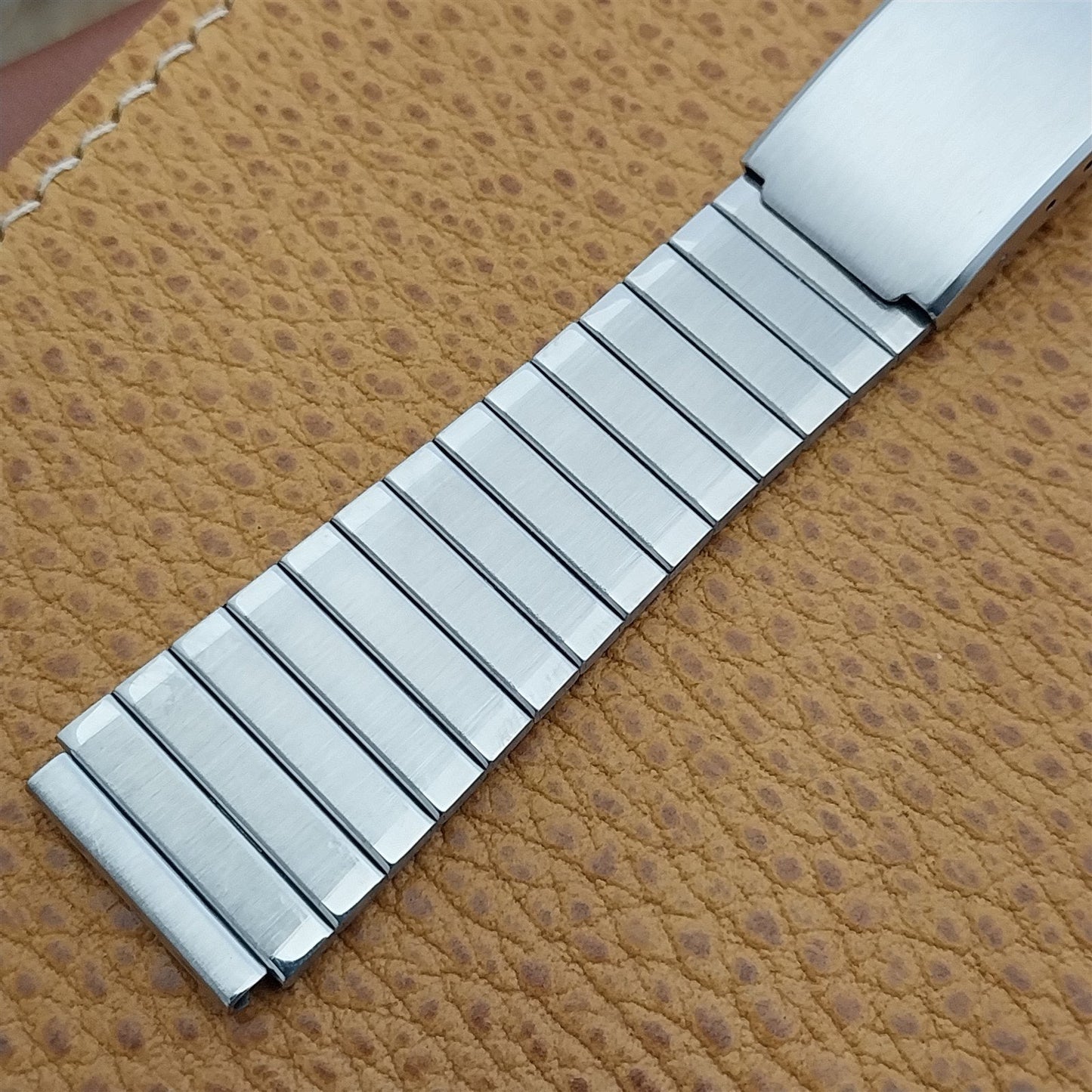 18mm Stainless Steel LED LCD Bear nos Unused 1970s Vintage Watch Band