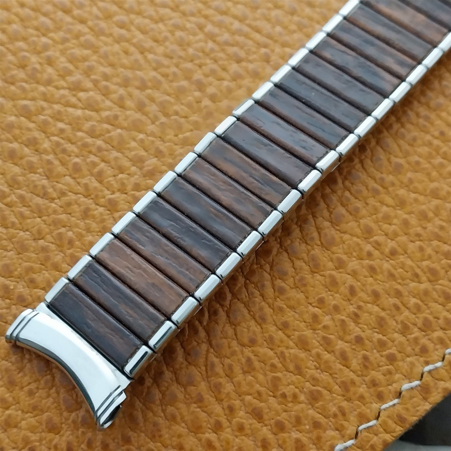 Kreisler USA Woodgrain & Stainless Steel Vintage Watch Band 18mm 19mm