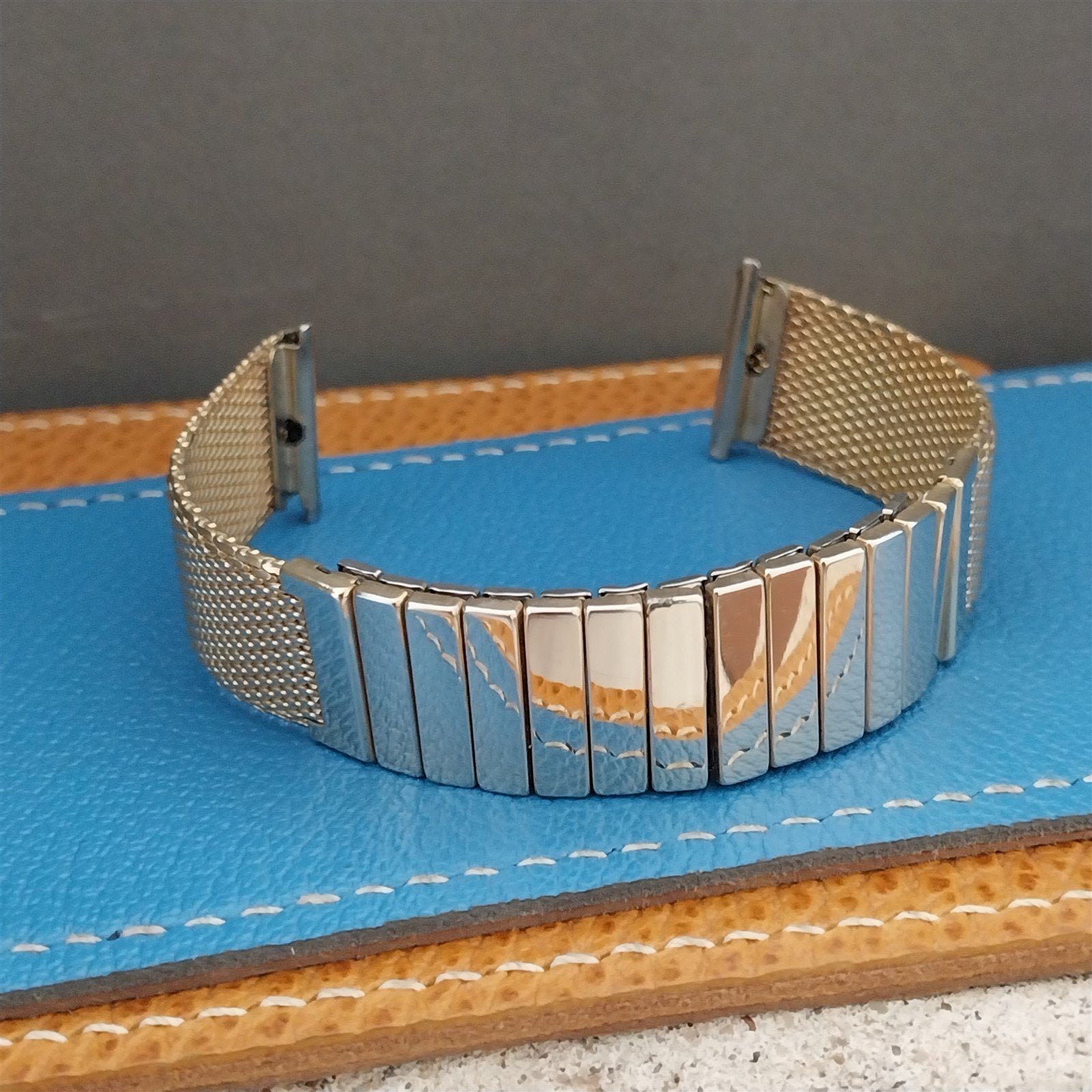 17.2mm 10k Gold-Filled Mesh Classic Finesse USA nos 1960s Vintage Watch Band