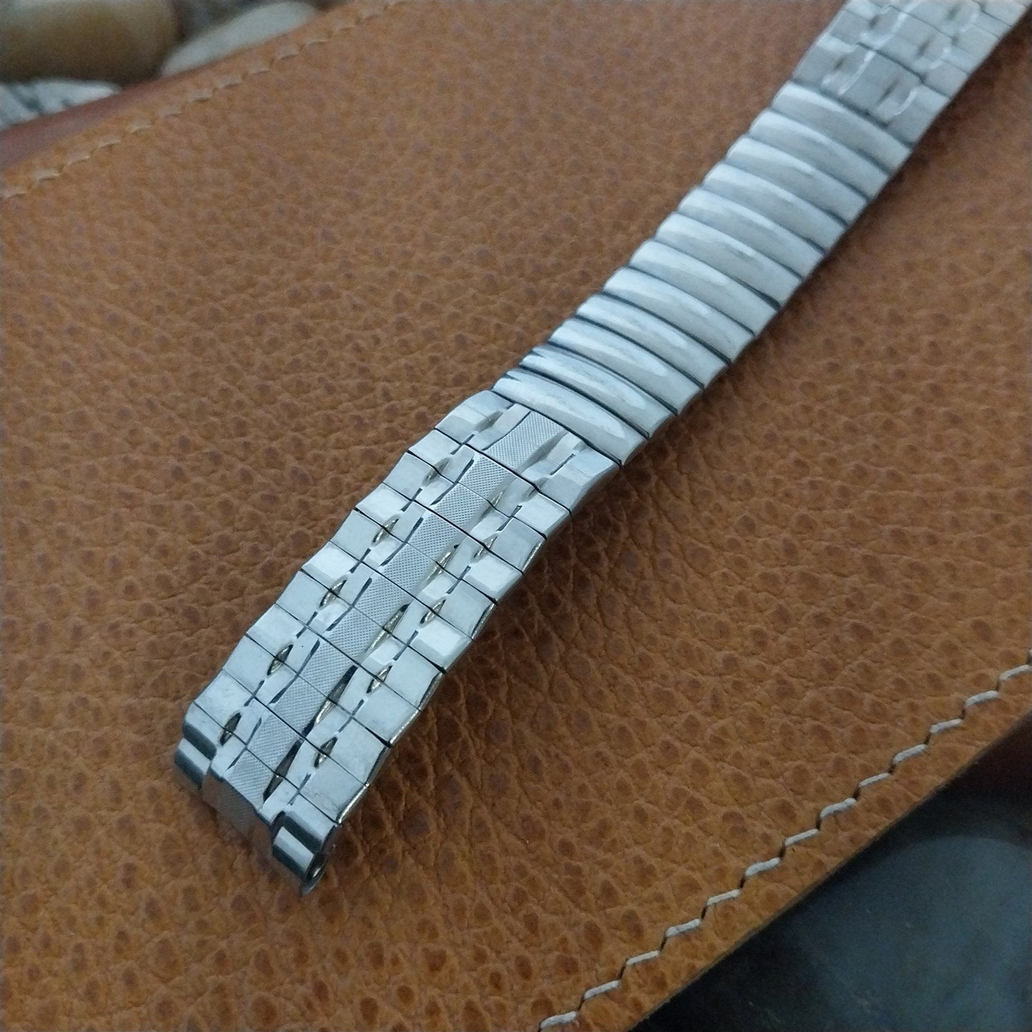 Stainless Steel 1960s Old-Stock Center-Expansion Vintage Watch Band 16mm 5/8"