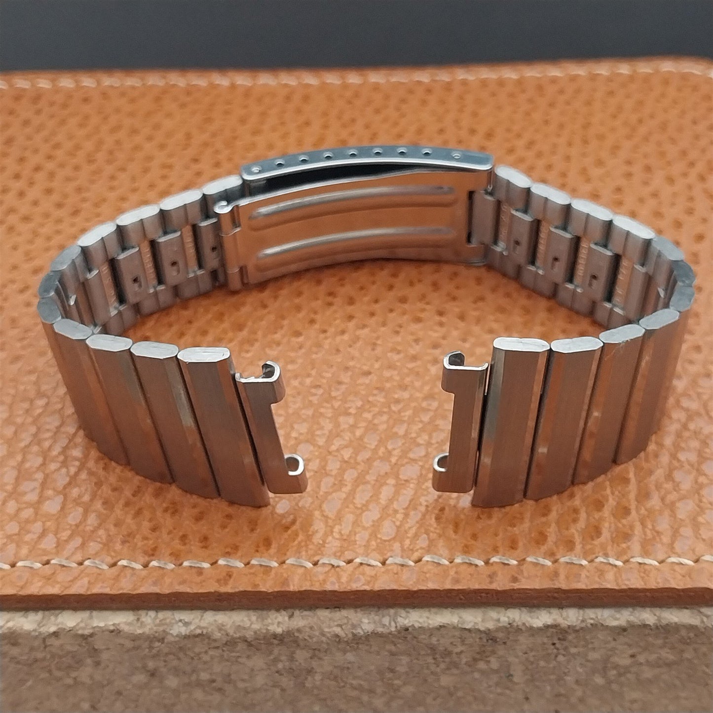 1970s Vintage 19mm Brushed Flared End Stainless Steel Unused Classic Watch Band