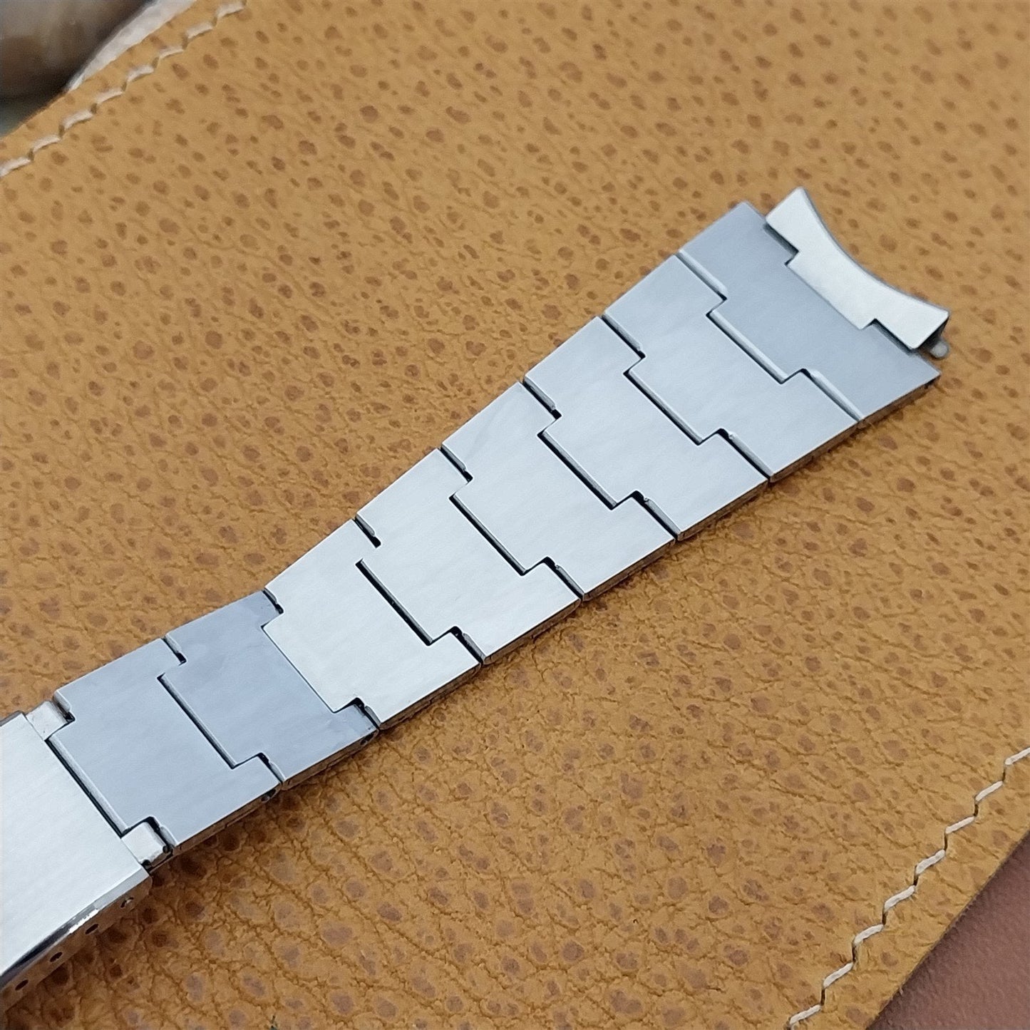 Vintage 19mm Flared 1970s Stainless Steel Baldwin nos Classic Unused Watch Band