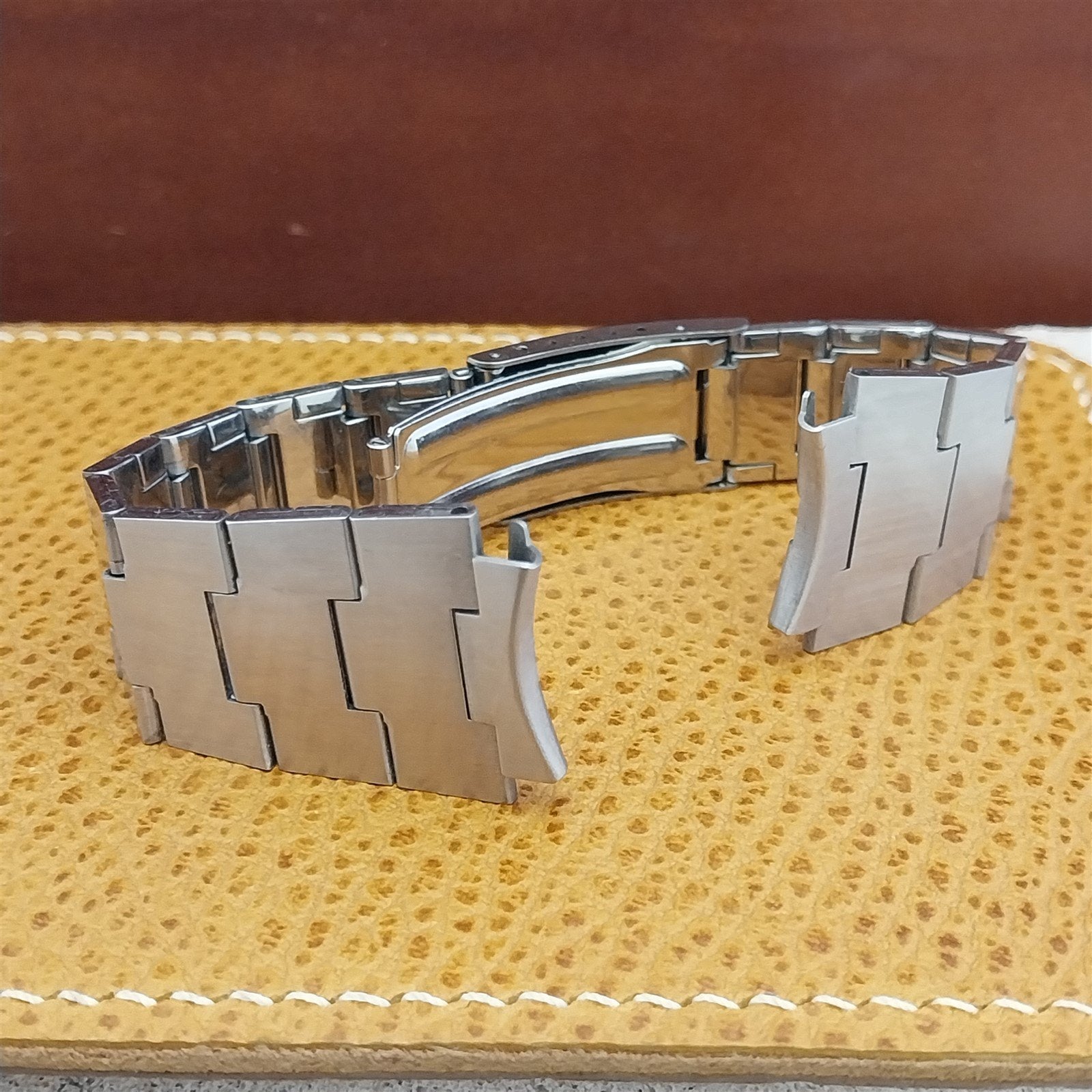 Vintage 19mm Flared 1970s Stainless Steel Baldwin nos Classic Unused Watch Band